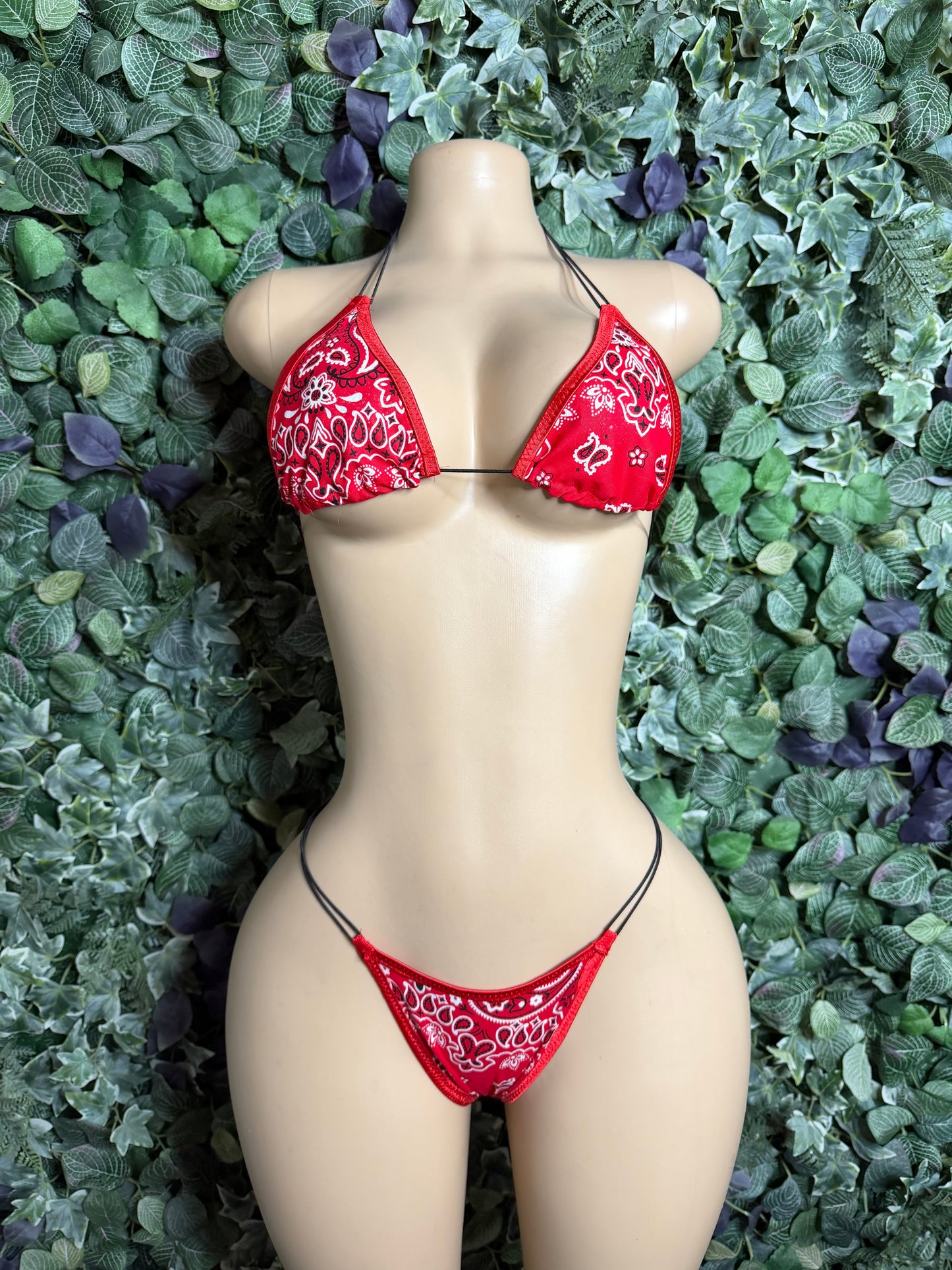 Red Bandana microkini
