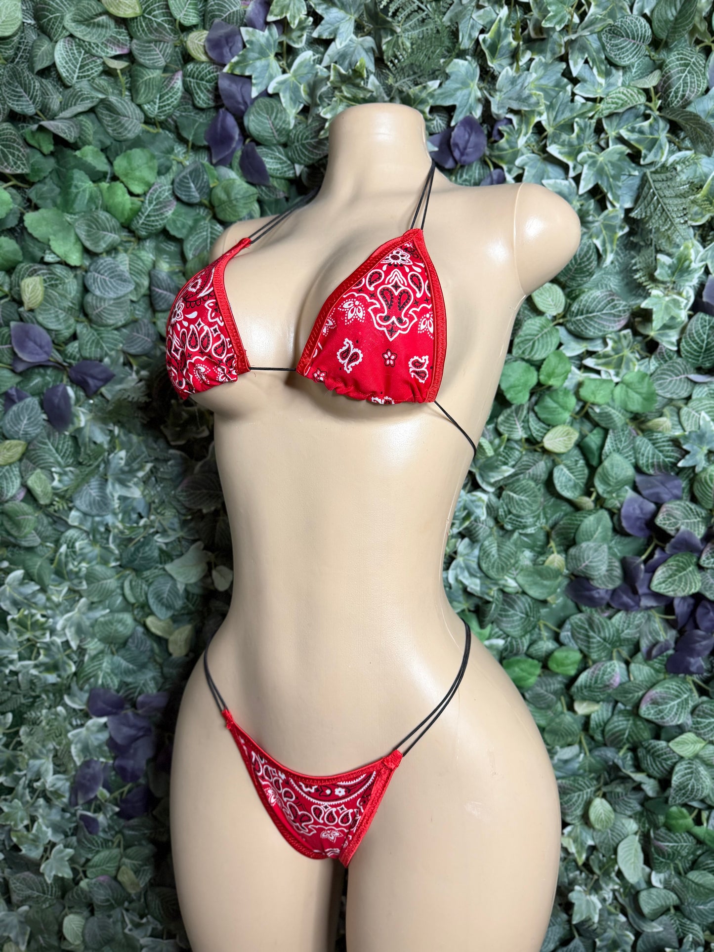 Red Bandana microkini